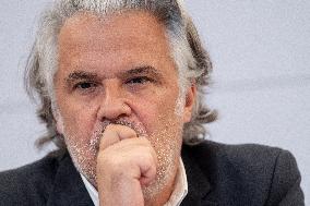 Signing of the agreement between the French government and the Professional Football League (LFP) - Paris AJ