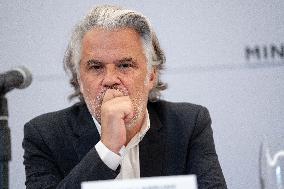 Signing of the agreement between the French government and the Professional Football League (LFP) - Paris AJ