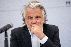 Signing of the agreement between the French government and the Professional Football League (LFP) - Paris AJ