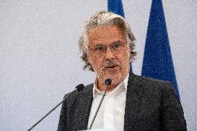 Signing of the agreement between the French government and the Professional Football League (LFP) - Paris AJ