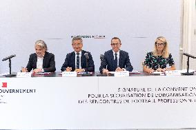Signing of the agreement between the French government and the Professional Football League (LFP) - Paris AJ