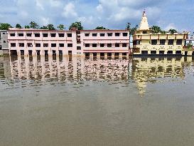 Two Lakh People Affected by Ghatal Floods - India