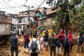 Landslide Kills at least 10 in Bello, Colombia