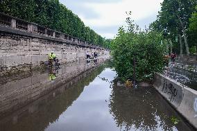 Recovery After Violent Storms in Paris - Paris