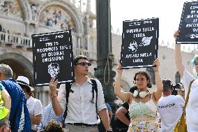 Extinction Rebellion Action Against Jeff Bezos’ Wedding - Venice
