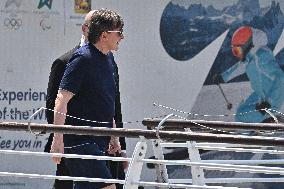 Guests At Venice Airport - Italy