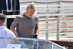 Sarah Staudinger and Ari Emanuel At Venice Airport