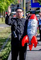 Kim Jong-un Lookalike at The NATO Summit - The Hague