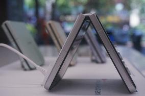 Xiaomi MIX Flip 2 Foldable Phone