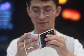 Xiaomi MIX Flip 2 Foldable Phone