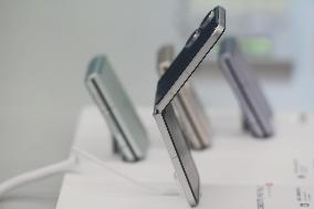 Xiaomi MIX Flip 2 Foldable Phone