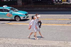 Shanghai Issues Orange High Temperature Alert