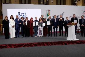 Mexican President Claudia Sheinbaum Meets Whit Gobernors - Mexico