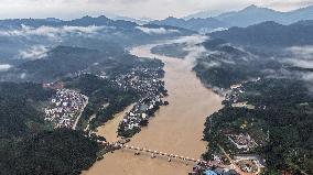 Six Dead, Thousands Displaced as Floods Hit Southwestern China