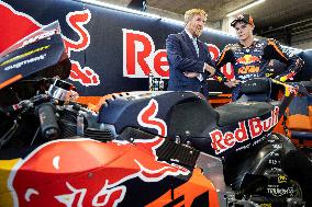 King Visits Training Day of 100-Year-Old TT - Netherlands