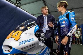King Visits Training Day of 100-Year-Old TT - Netherlands