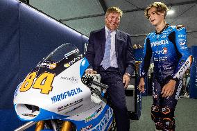 King Visits Training Day of 100-Year-Old TT - Netherlands