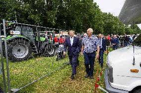 King Visits Training Day of 100-Year-Old TT - Netherlands