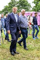 King Visits Training Day of 100-Year-Old TT - Netherlands