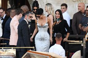Kylie And Kendall Jenner Leaving Hotel On Bezos-Sanchez Wedding Day - Venice