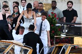 Kylie And Kendall Jenner Leaving Hotel On Bezos-Sanchez Wedding Day - Venice