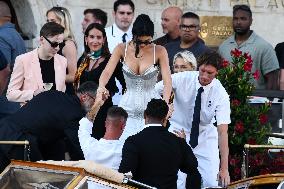 Kylie And Kendall Jenner Leaving Hotel On Bezos-Sanchez Wedding Day - Venice