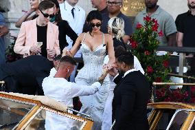 Kylie And Kendall Jenner Leaving Hotel On Bezos-Sanchez Wedding Day - Venice