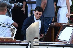 Orlando Bloom Leaving Hotel On Bezos-Sanchez Wedding Day - Venice