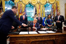 Trump Meets Congo And Rwanda Officials Following Peace Agreement - Washington