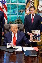 Trump Meets Congo And Rwanda Officials Following Peace Agreement - Washington