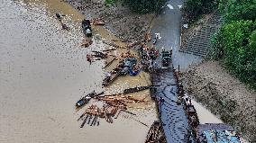 Salvage China firs After The Flood Peak in Rong'an