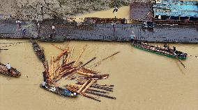 Salvage China firs After The Flood Peak in Rong'an