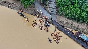 Salvage China firs After The Flood Peak in Rong'an