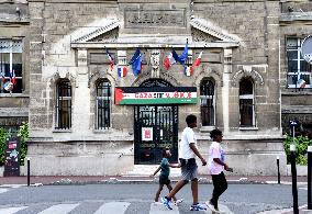 Palestinian flags at La Courneuve town hall - La Courneuve
