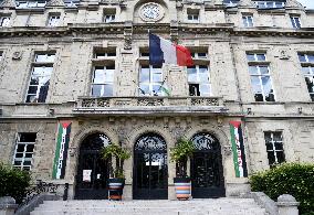Palestinian flags at La Courneuve town hall - La Courneuve