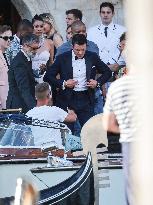 Orlando Bloom leaves hotel to Bezos wedding ceremony - Venice