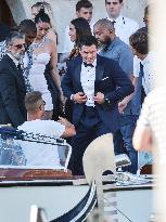 Orlando Bloom leaves hotel to Bezos wedding ceremony - Venice