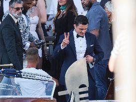 Orlando Bloom leaves hotel to Bezos wedding ceremony - Venice
