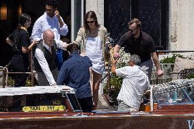 Pregnant  Karlie Kloss, Joshua Kushner leave St Regis Hotel - Venice