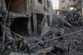 At Least 40 Killed By Israeli Airstrike in Gaza City - Palestine