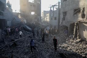 At Least 40 Killed By Israeli Airstrike in Gaza City - Palestine