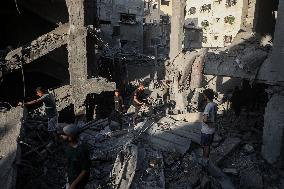 At Least 40 Killed By Israeli Airstrike in Gaza City - Palestine