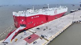 World Largest Loading Capacity Car Roll-on/roll-off Ship