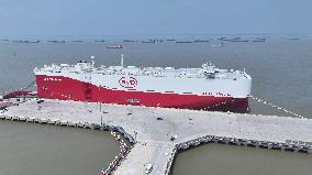 World Largest Loading Capacity Car Roll-on/roll-off Ship