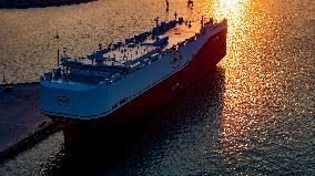 World Largest Loading Capacity Car Roll-on/roll-off Ship