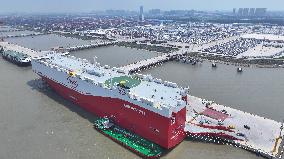 World Largest Loading Capacity Car Roll-on/roll-off Ship
