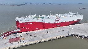 World Largest Loading Capacity Car Roll-on/roll-off Ship