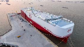 World Largest Loading Capacity Car Roll-on/roll-off Ship