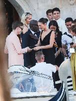 - Guests Leave The Gritti Palace to Jeff Bezos Wedding - Venice