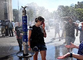 France On Heatwave Alert - Paris